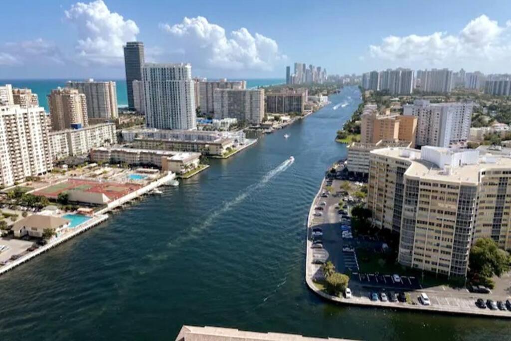Beachwalk 1b 1b Incredible View 14 A * Hallandale Beach